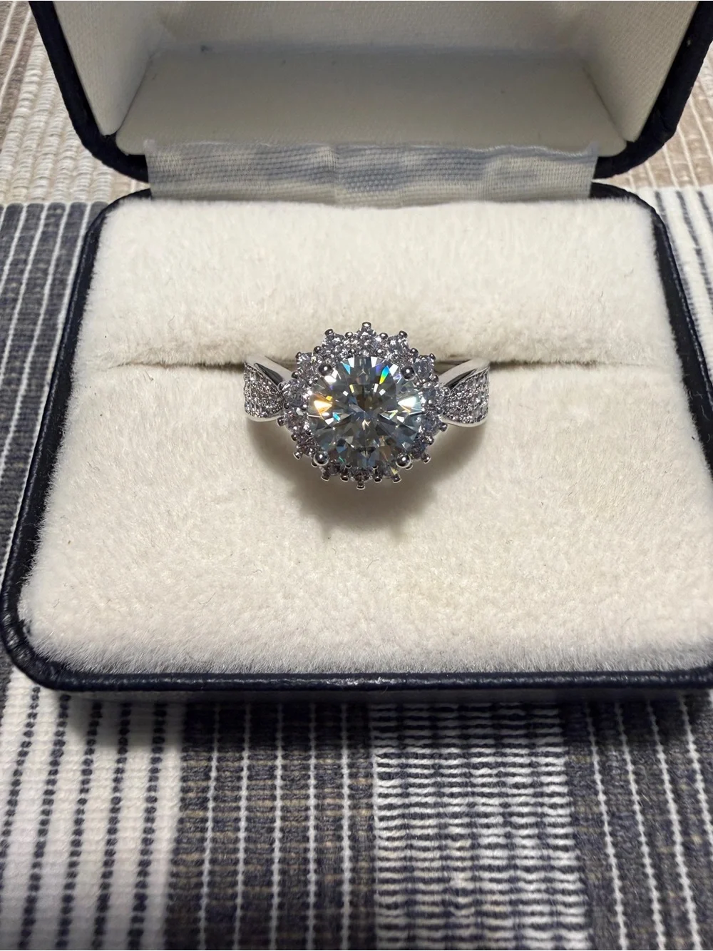 💍✨ Stunning Moissanite Rings Available! ✨💍